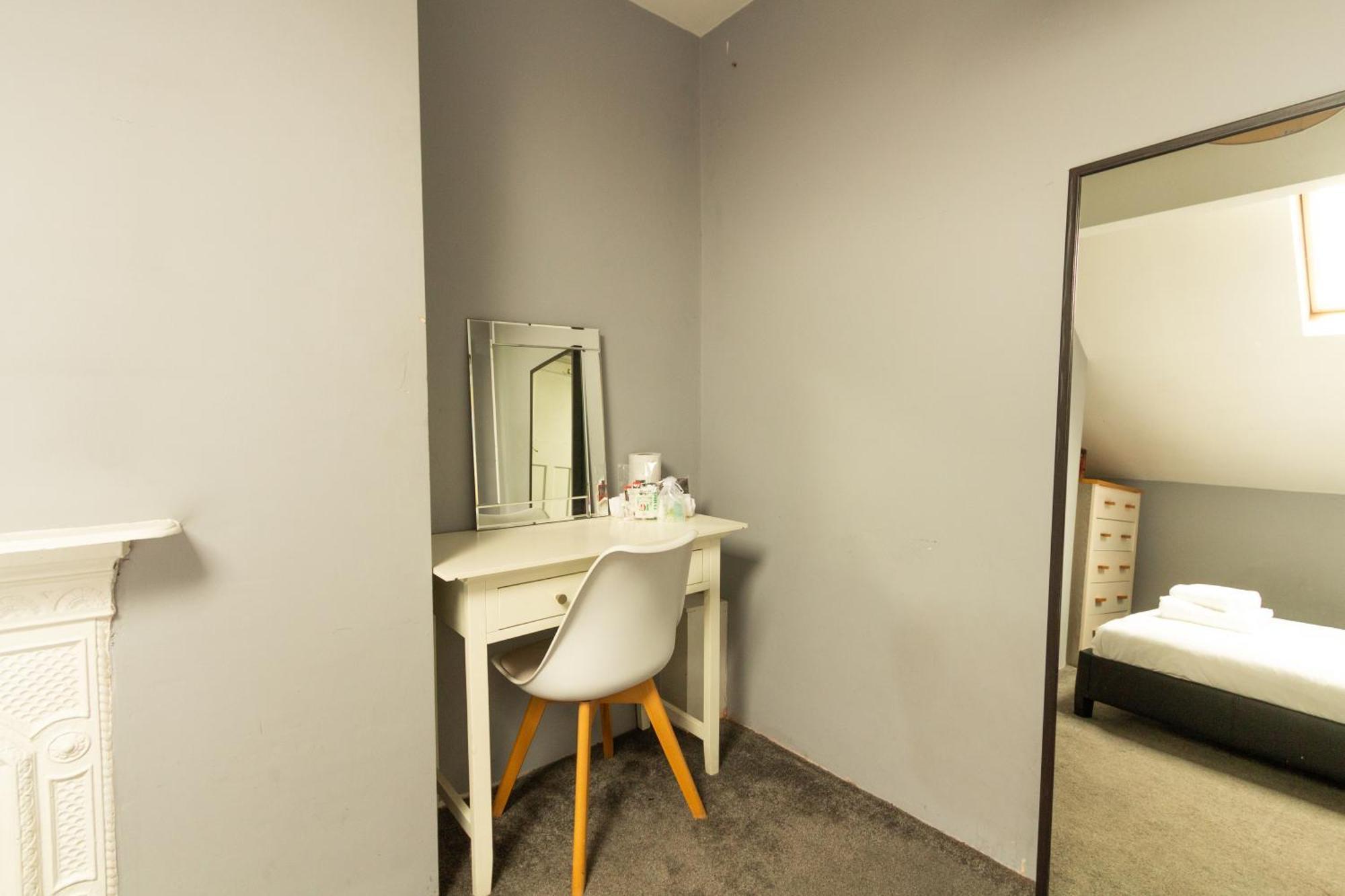 Lovely Private Rooms Near Mcr Centre Манчестер Екстер'єр фото